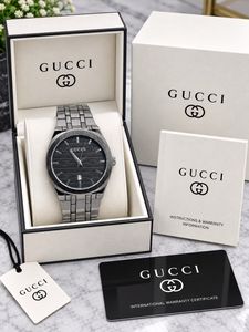 LUXURIOUS GUCCI WATCH