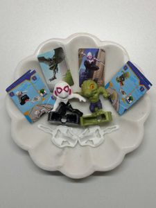 Gwen & Lizard Action Figures Kinder Joy Toy