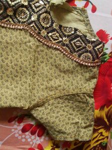 Designer Embellished Short Kurta 🍀🧡