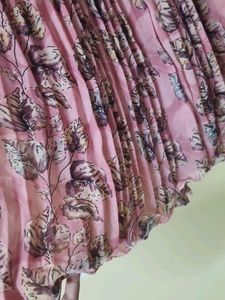 Pleated Floral Print Midi Skirt