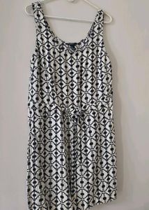 Monochromatic Geometric Print Dress