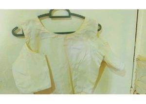 🤍Elegant White Blouse v cut shoulders🫰🏻👌🏻