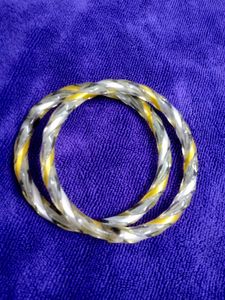 Handmade Twisted Glass Bangle kade