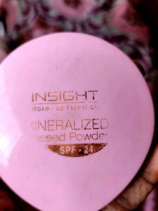 Insight Mineralized Pressed Powder SPF 24
