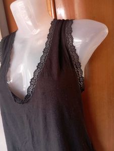 Lace Trim V-Neck Tank Top