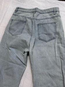Light Wash High-Waisted Jeans