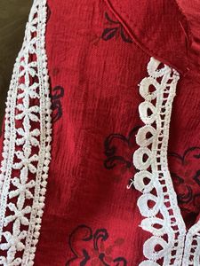 Maroon Printed Kurta with White Lace