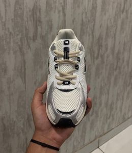 New Balance 204L Sneakers