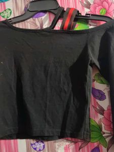 Chic Black Off-Shoulder Long Sleeve Crop Top