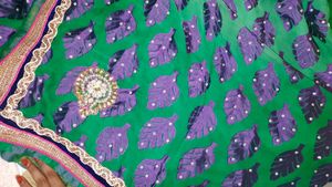 Vibrant Purple Saree with Leaf Motifs