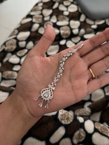 Sparkling Maang Tikka