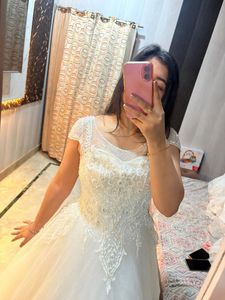 Elegant White Bridal Gown🎀🩷🧚🏻‍♀️