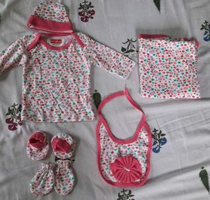 Free Delivery!! Babyhug Floral Print Clothing Set