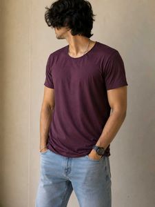 zara Men's Casual Maroon T-Shirt
