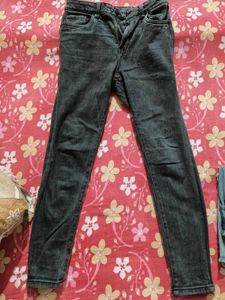 Stylish Grey Washed Jeans