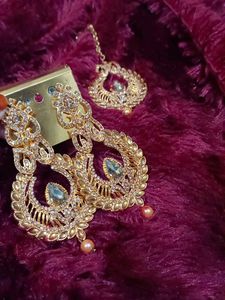Elegant Gold-Tone Jewelry Set