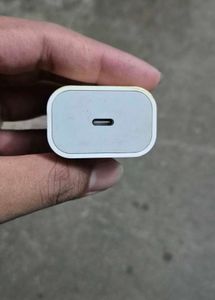 Apple 20W Adapter