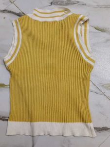 Sleeveless Ribbed Knit Zip Polo Top