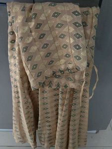 Elegant skirt with Intricate Pattern