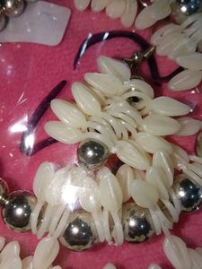 Elegant White and Silver Beaded Necklace Set