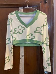 Urbanic Cute Long Sleeve Crop Top