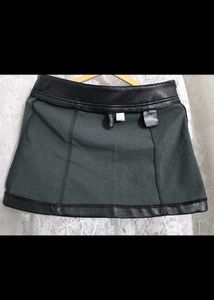 🖤H&amp;M Leather Black mini skirt🖤