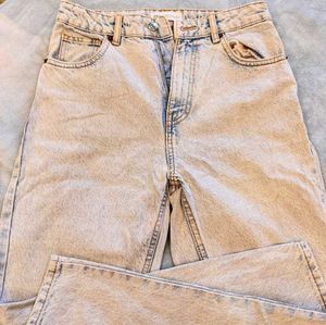 Light Wash Mom Jeans