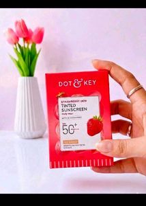 DOT &amp; KEY Strawberry Dew Tinted Sunscreen SPF 50