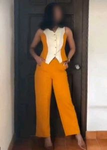 Stylish Sleeveless V-Neck Top