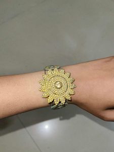 Sparkling Floral Cuff Bracelet