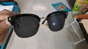 Stylish Black &amp; Gold Sunglasses