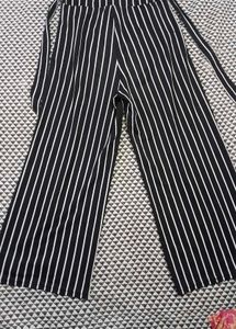 Women's Casual High-Waisted Black and White Vertic