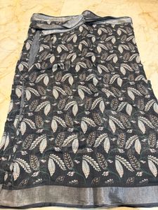 Elegant Floral Print Saree with Blouse