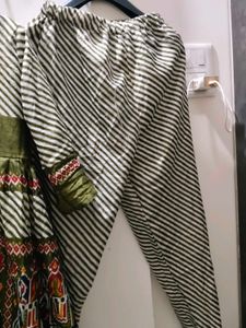 Striped Kurta Set with Detailed Print