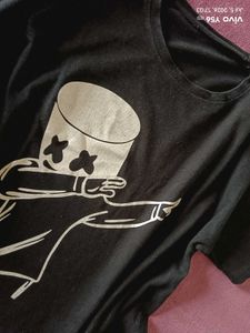 2 black tshirt..well used