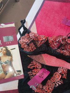 black sexy lingerie set