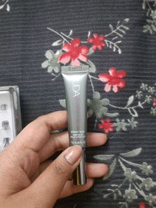 Huda Beauty Hoodie Flares #25 and lash glue