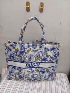 Stylish Dubai Print Tote Bag