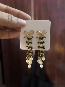 Elegant Black &amp; Pearl Bow Earrings
