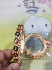 Elegant White & Gold Bangle Set Size 2:8