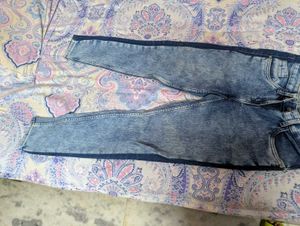 Stylish Washed Blue Jeans - Mast And Harbour