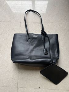SAINT SCOTT tote bag with detachable wrislet