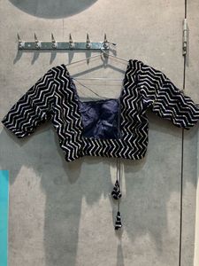 Elegant embroidery velvet Blouse