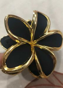 Elegant korean Flower Hair Claw/ Clutcher Black &amp;