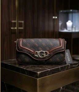 Guess slingbags