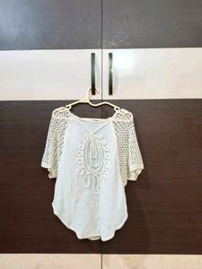 Women's Thrifted Crochet Top! 🕊️