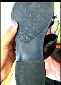 2 pairs PU-AXE Flip Flops