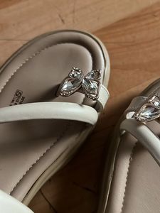 Zudio Elegant White Butterfly Sandals