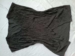 Crinkle Texture Black V-Neck Top