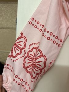 Topsaa crop top (brand new)